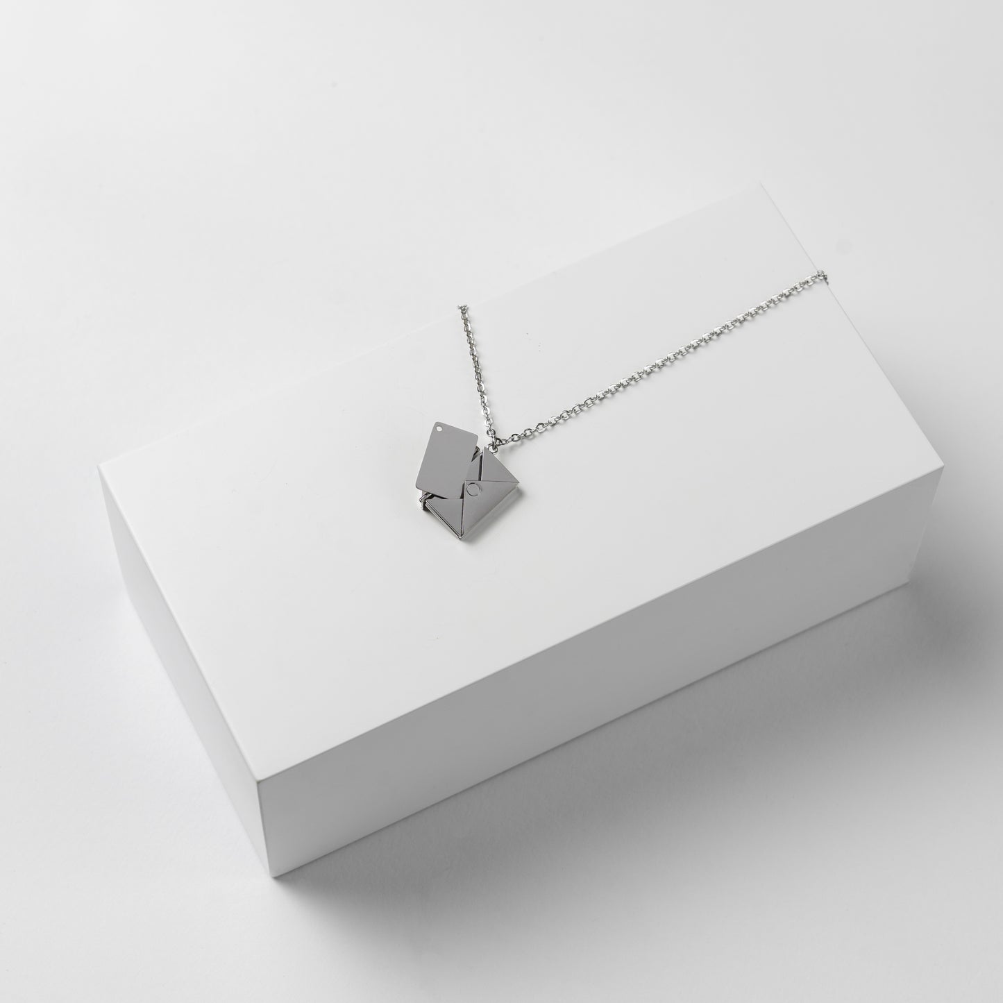 Collana lettera