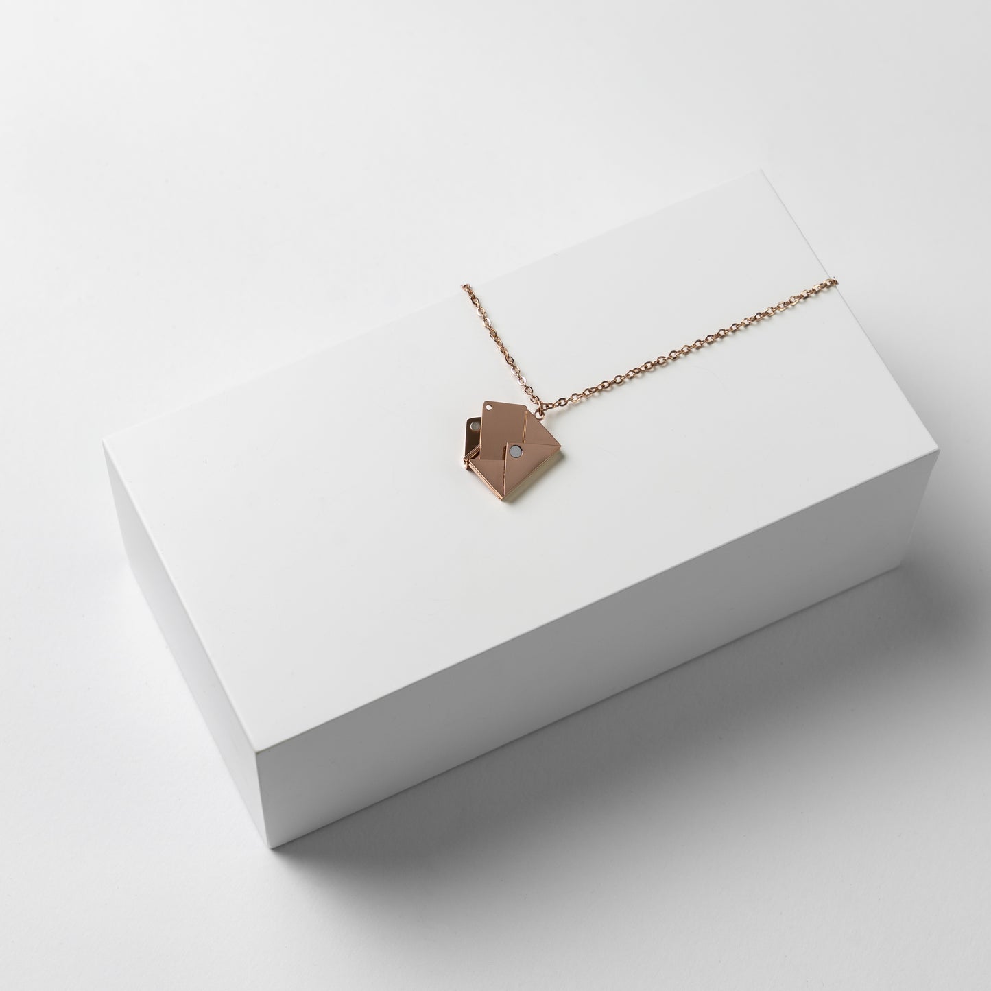 Collana lettera